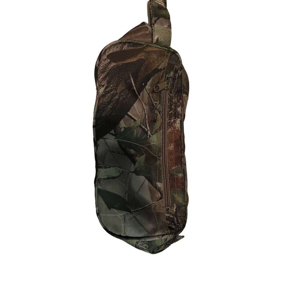 Realtree Camoflauge zipper pouch w handle with Scent-A-Way writing Preowned